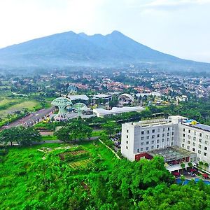 Padjadjaran Suites Resort&Convention Hotel